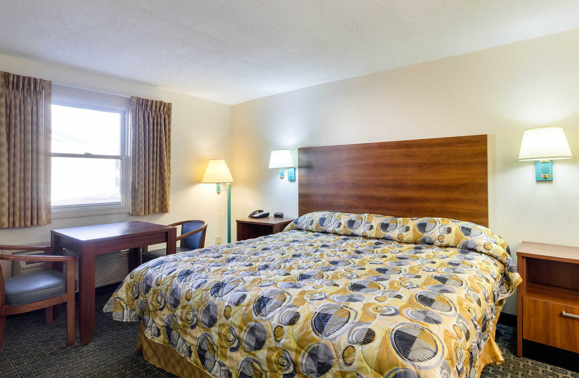 Econo Lodge West Springfield Quarto foto